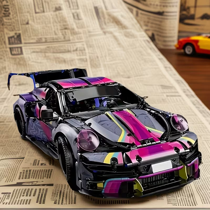 Limited Edition 911 RSR Cyberpunk | 50cm Collector Set