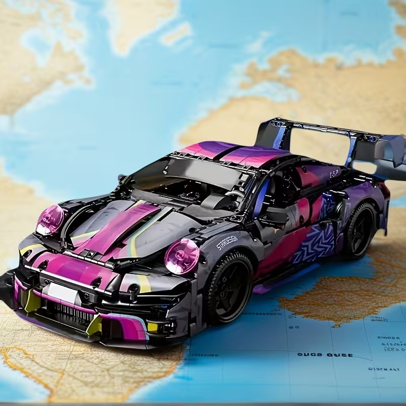 Limited Edition 911 RSR Cyberpunk | 50cm Collector Set