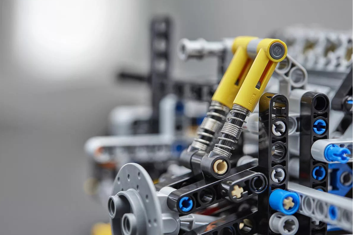 Bugatti Chiron 1:8 Building Car