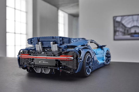 Bugatti Chiron 1:8 Building Car