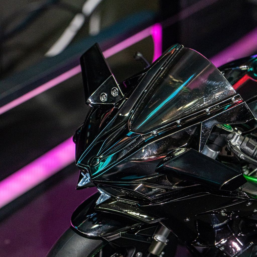 Kawasaki H2R 1:6 Diecast Model – Ignition & Spray