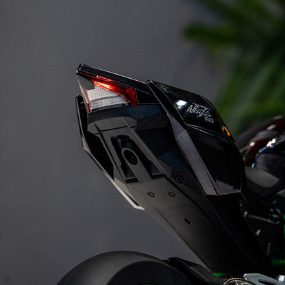 Kawasaki H2R 1:6 Diecast Model – Ignition & Spray