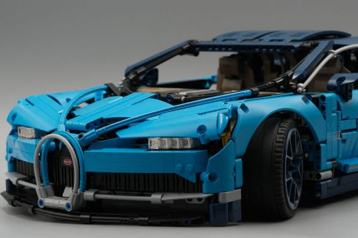 Bugatti Chiron 1:8 Building Car